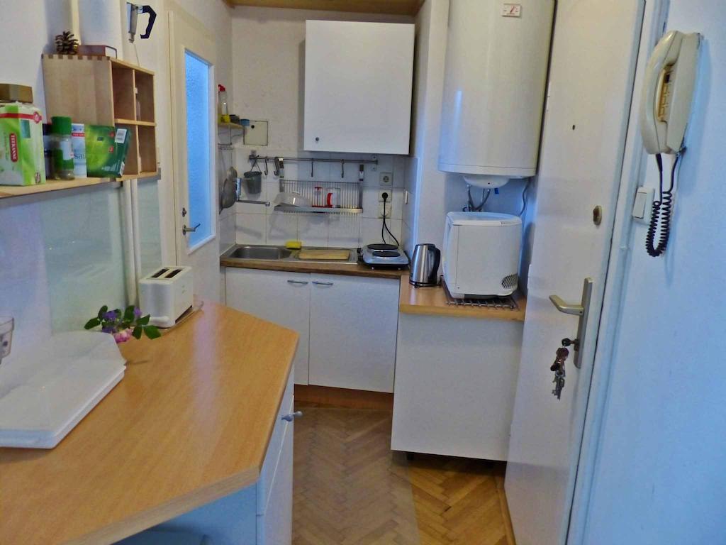 Apartment Naschmarkt Виена Стая снимка