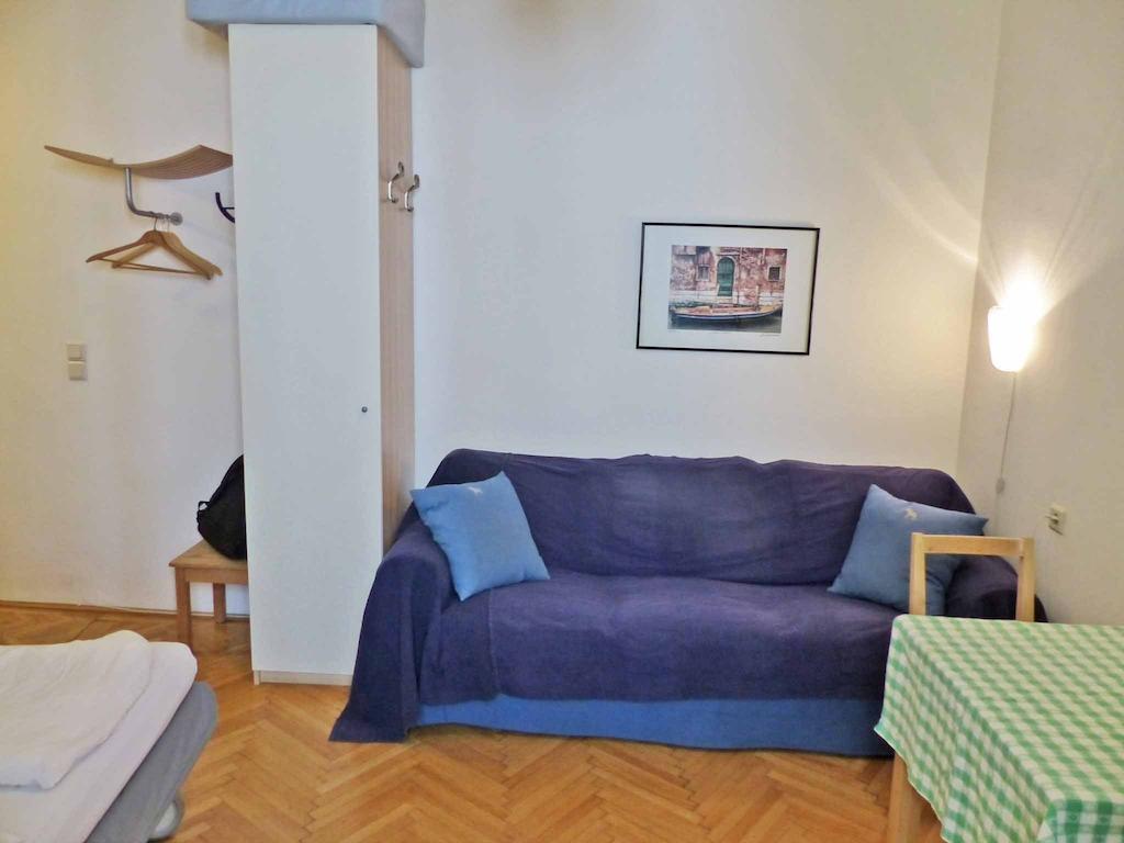 Apartment Naschmarkt Виена Стая снимка
