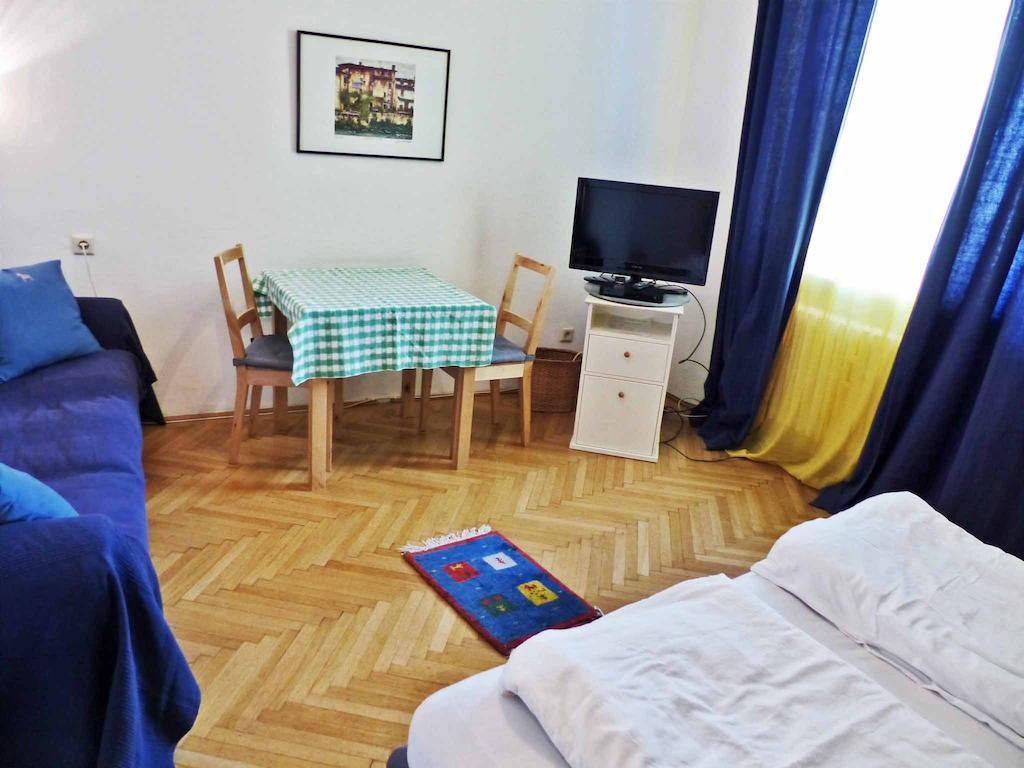 Apartment Naschmarkt Виена Стая снимка